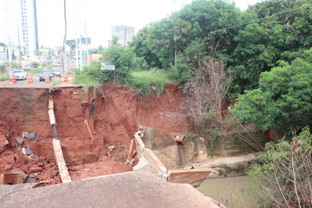 Foto 8 de 9 — Tarcísio troca elogios com Edinho e autoriza início de obras em Araraquara